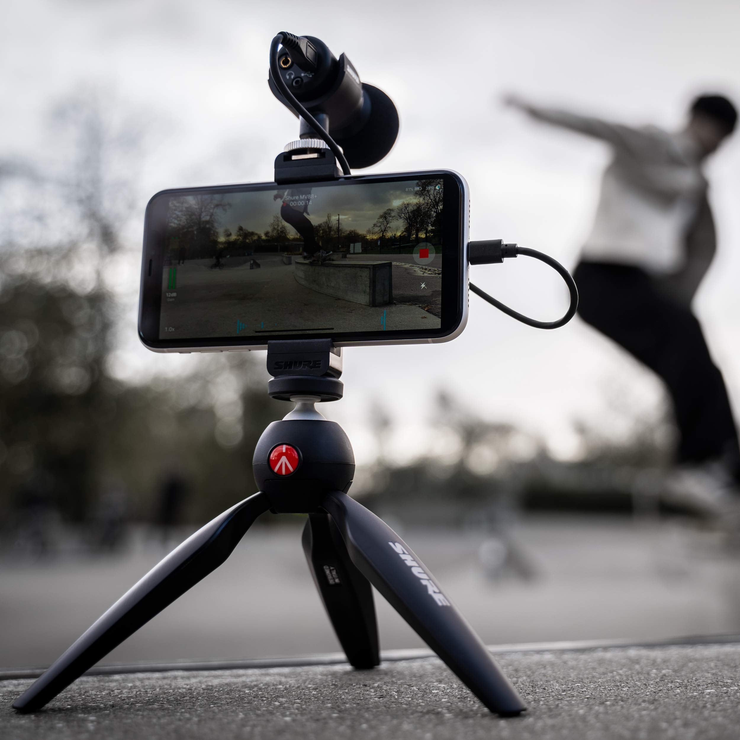 Shure MV88+ Video Kit - Digital Stereo Condenser Microphone for Apple and Android